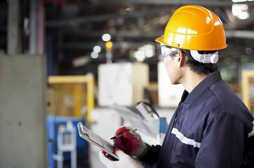 Principales riesgos laborales en áreas industriales y cómo prevenirlos
