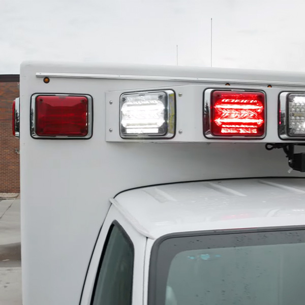 FOCO LED DESTELLANTE QUADRAFLARE / QL64-RR / FEDERAL SIGNAL / ROJO / 12VDC 